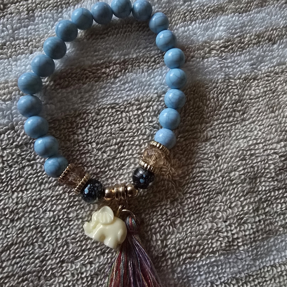 😎Blue and Gold Beaded Bracelet with Elephant Charm